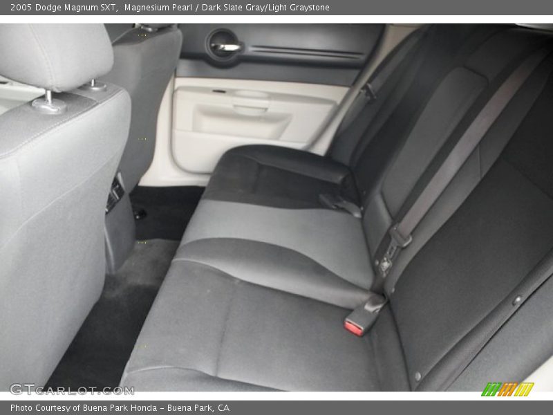 Magnesium Pearl / Dark Slate Gray/Light Graystone 2005 Dodge Magnum SXT