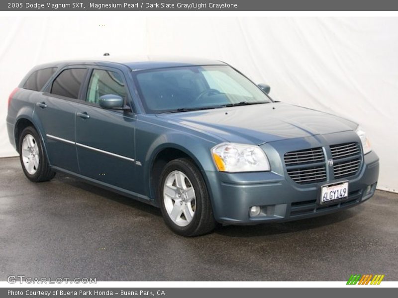 Magnesium Pearl / Dark Slate Gray/Light Graystone 2005 Dodge Magnum SXT