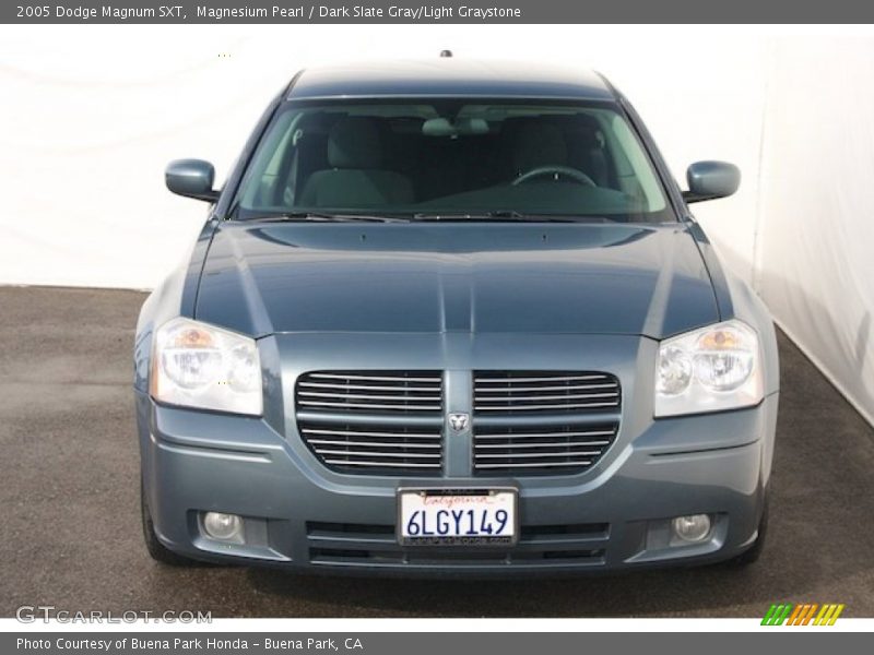 Magnesium Pearl / Dark Slate Gray/Light Graystone 2005 Dodge Magnum SXT