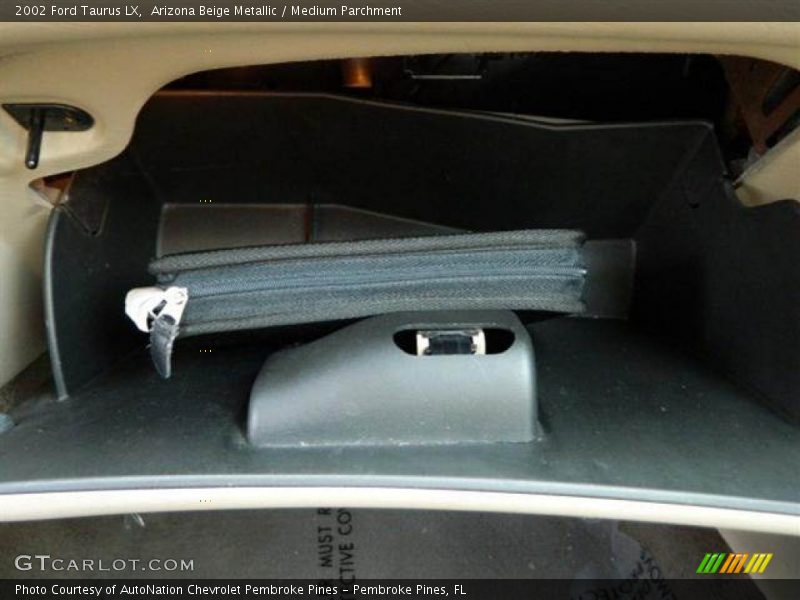 Arizona Beige Metallic / Medium Parchment 2002 Ford Taurus LX