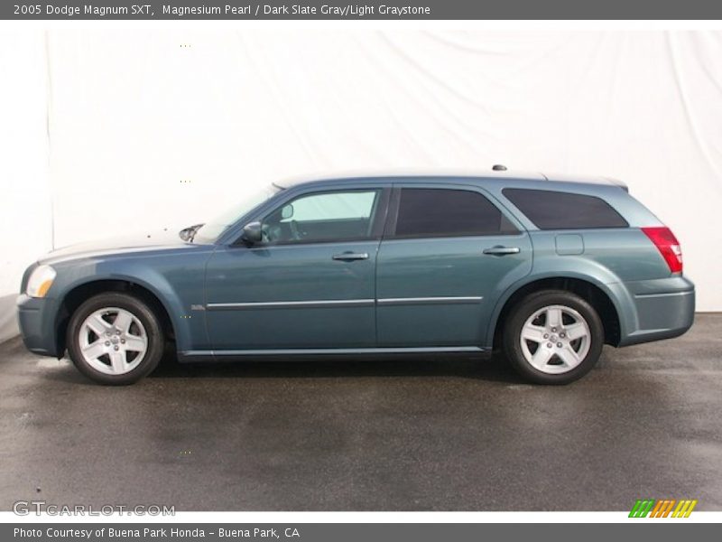 Magnesium Pearl / Dark Slate Gray/Light Graystone 2005 Dodge Magnum SXT