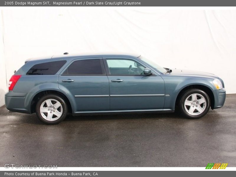 Magnesium Pearl / Dark Slate Gray/Light Graystone 2005 Dodge Magnum SXT
