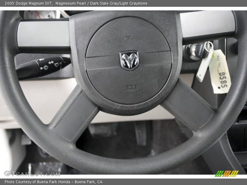 Magnesium Pearl / Dark Slate Gray/Light Graystone 2005 Dodge Magnum SXT