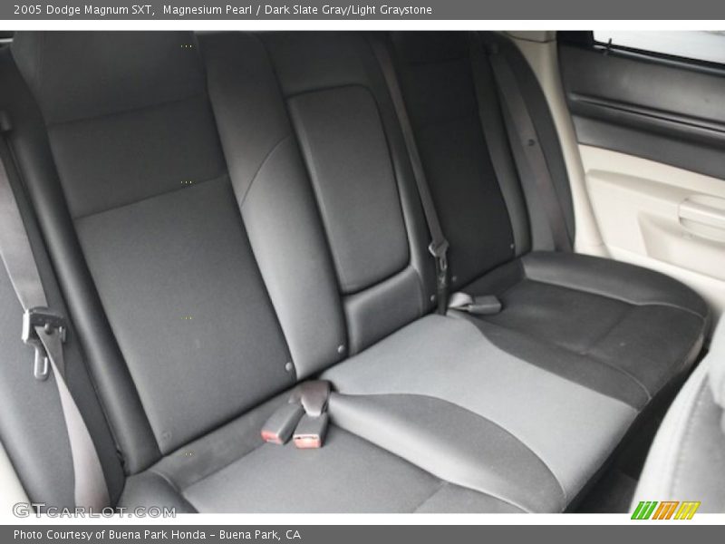 Magnesium Pearl / Dark Slate Gray/Light Graystone 2005 Dodge Magnum SXT