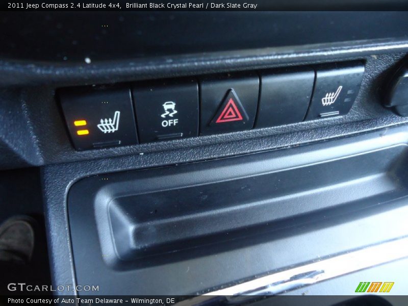 Brilliant Black Crystal Pearl / Dark Slate Gray 2011 Jeep Compass 2.4 Latitude 4x4