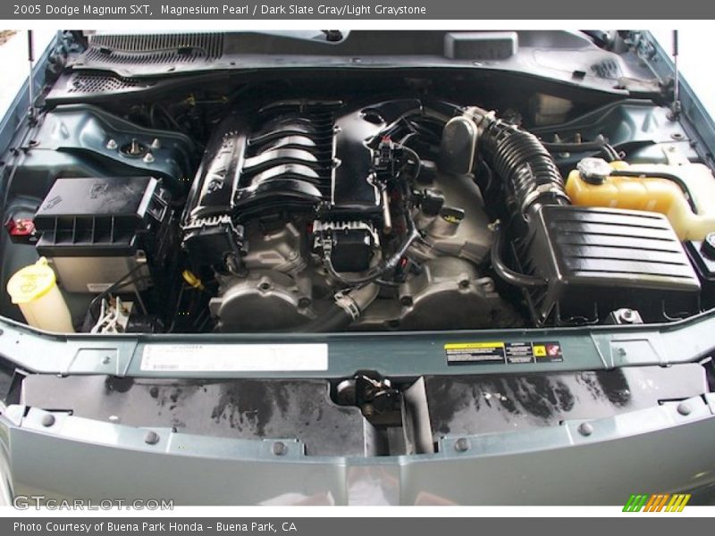 Magnesium Pearl / Dark Slate Gray/Light Graystone 2005 Dodge Magnum SXT