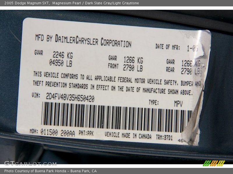 Magnesium Pearl / Dark Slate Gray/Light Graystone 2005 Dodge Magnum SXT