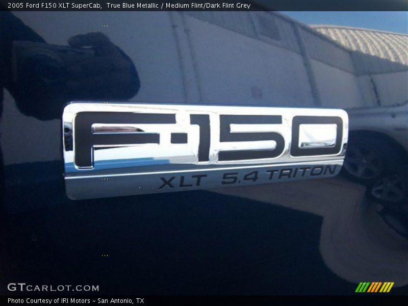 True Blue Metallic / Medium Flint/Dark Flint Grey 2005 Ford F150 XLT SuperCab