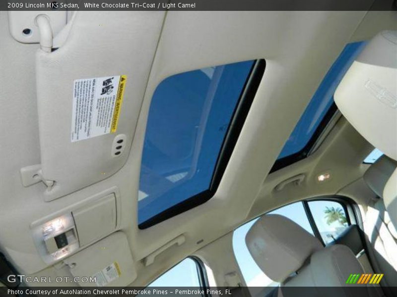 White Chocolate Tri-Coat / Light Camel 2009 Lincoln MKS Sedan