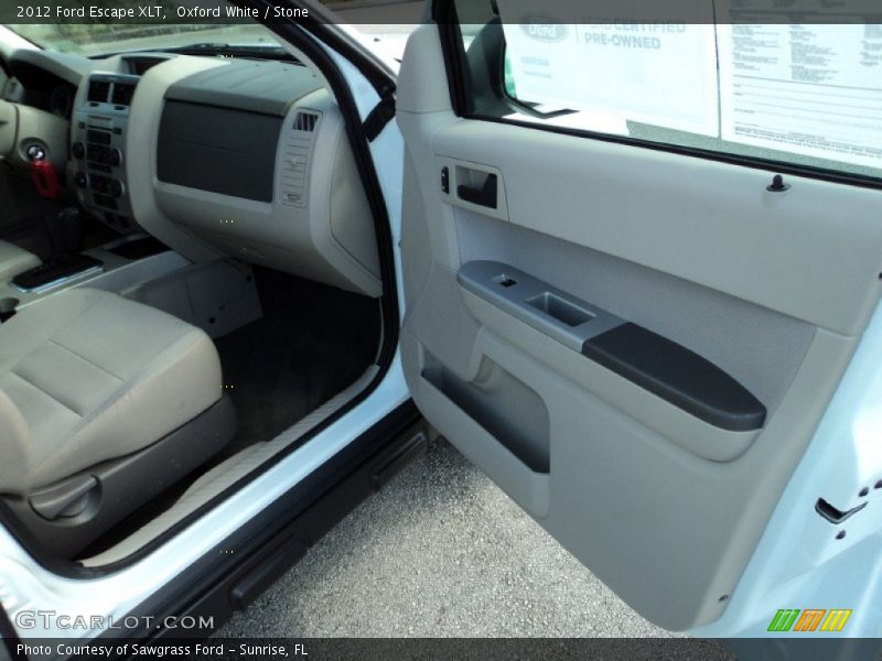 Oxford White / Stone 2012 Ford Escape XLT