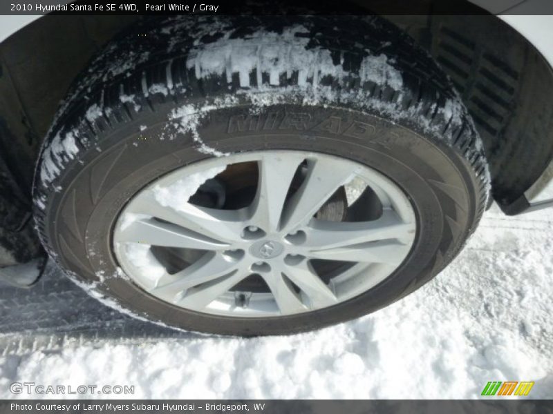 Pearl White / Gray 2010 Hyundai Santa Fe SE 4WD