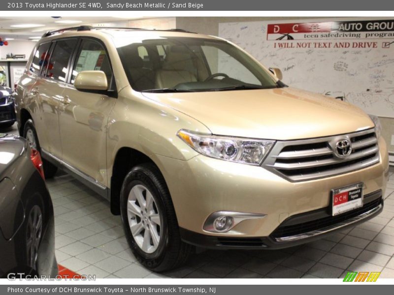 Sandy Beach Metallic / Sand Beige 2013 Toyota Highlander SE 4WD
