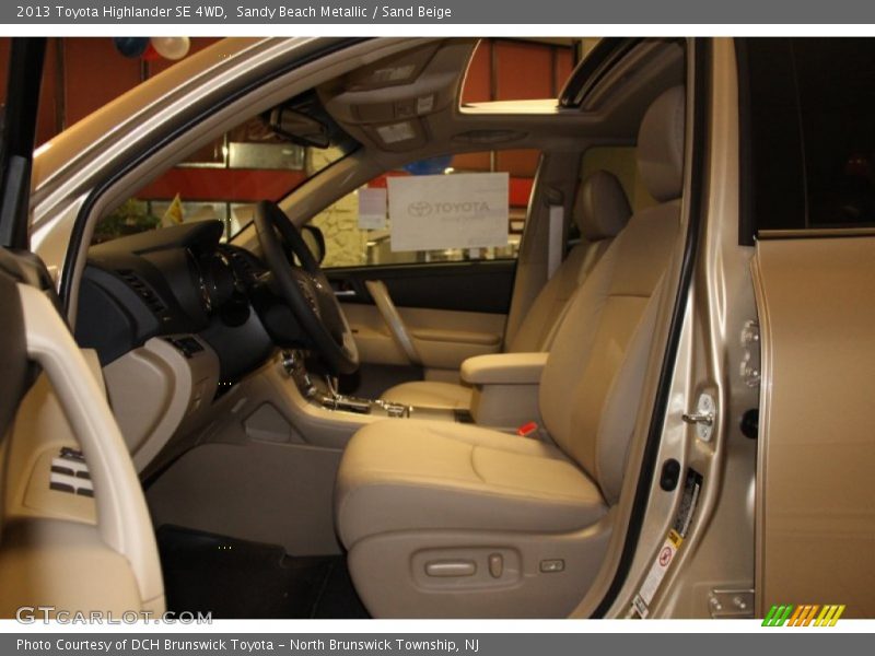Sandy Beach Metallic / Sand Beige 2013 Toyota Highlander SE 4WD