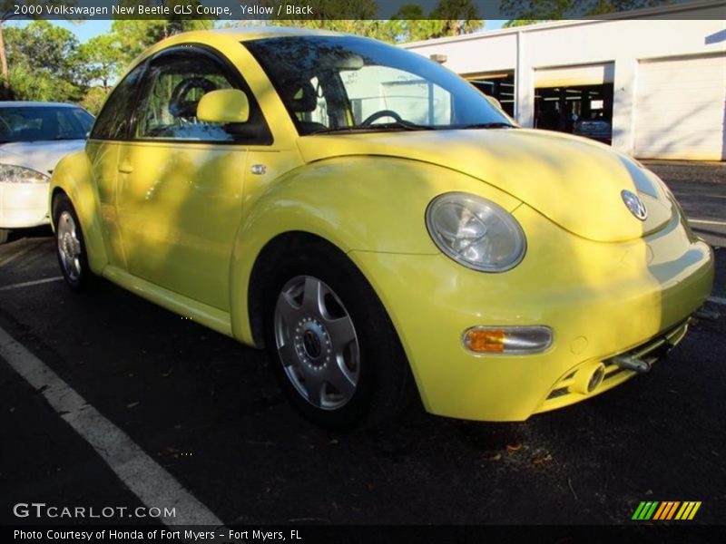 Yellow / Black 2000 Volkswagen New Beetle GLS Coupe