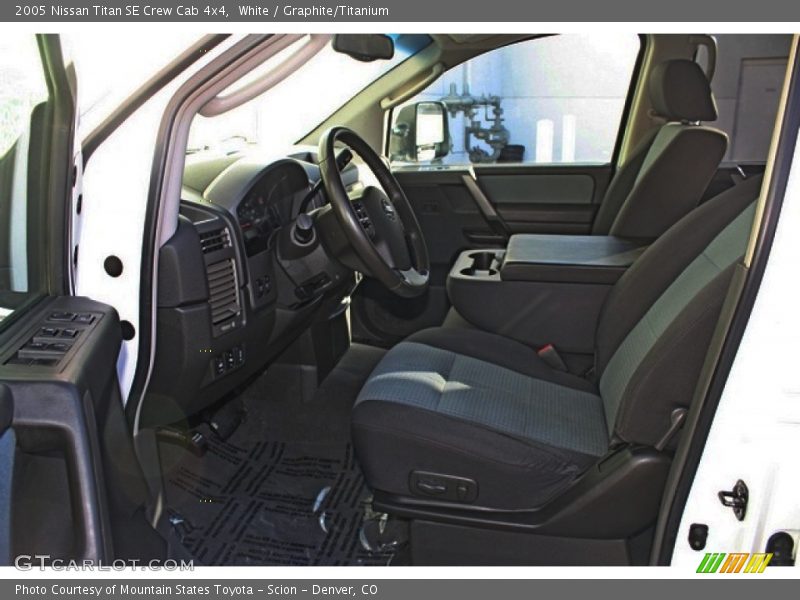 White / Graphite/Titanium 2005 Nissan Titan SE Crew Cab 4x4