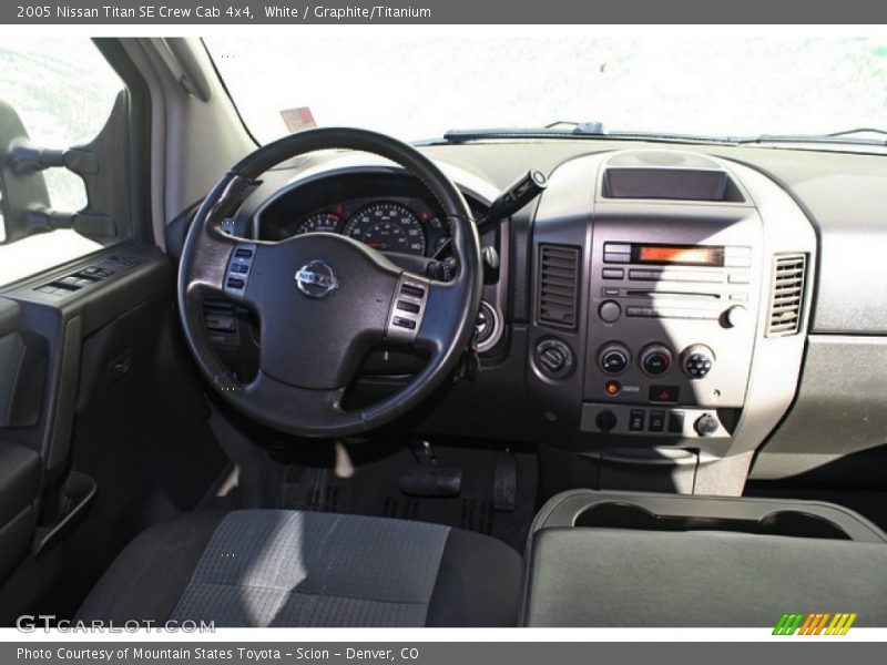 White / Graphite/Titanium 2005 Nissan Titan SE Crew Cab 4x4