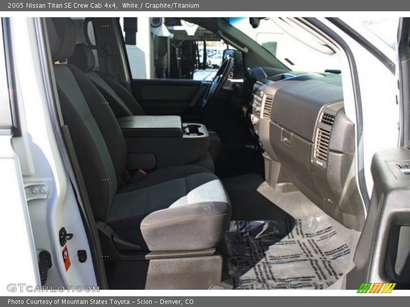 White / Graphite/Titanium 2005 Nissan Titan SE Crew Cab 4x4