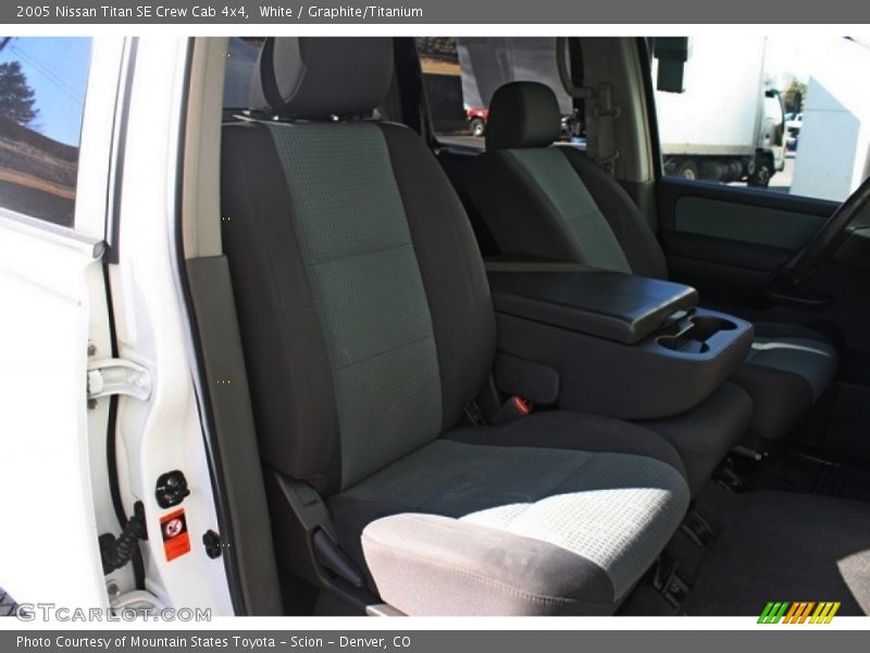White / Graphite/Titanium 2005 Nissan Titan SE Crew Cab 4x4