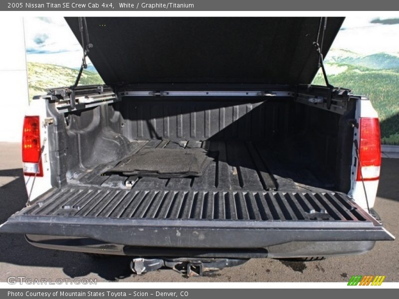 White / Graphite/Titanium 2005 Nissan Titan SE Crew Cab 4x4