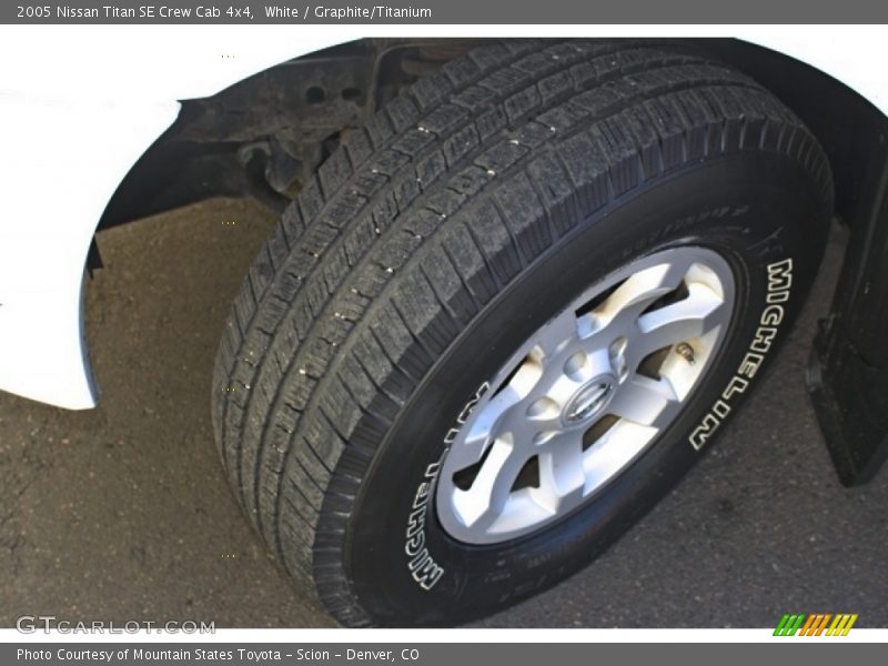 White / Graphite/Titanium 2005 Nissan Titan SE Crew Cab 4x4