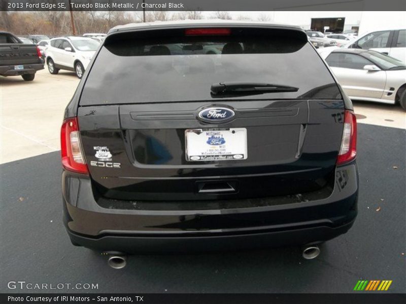 Tuxedo Black Metallic / Charcoal Black 2013 Ford Edge SE