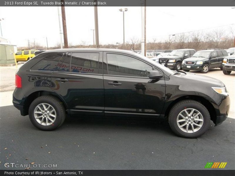 Tuxedo Black Metallic / Charcoal Black 2013 Ford Edge SE
