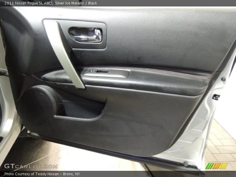 Silver Ice Metallic / Black 2011 Nissan Rogue SL AWD
