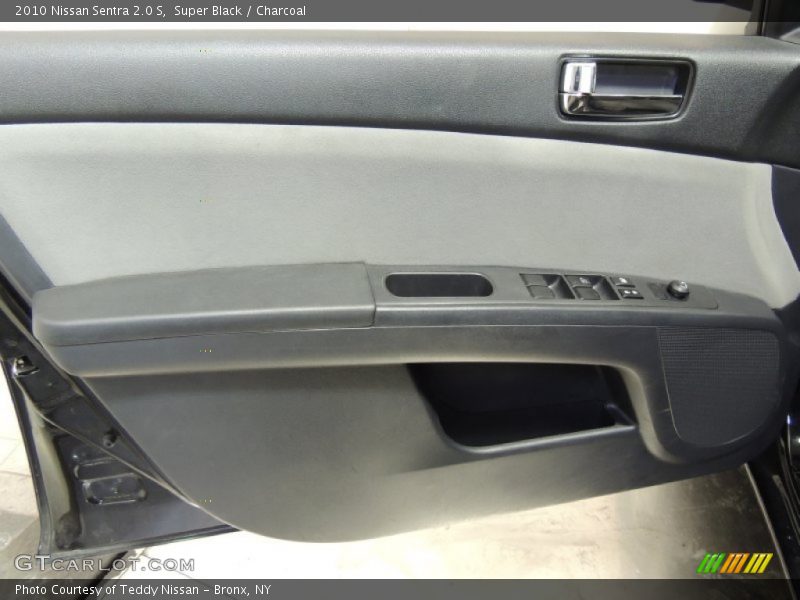 Super Black / Charcoal 2010 Nissan Sentra 2.0 S
