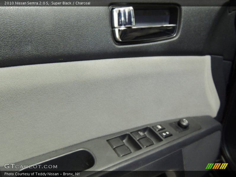 Super Black / Charcoal 2010 Nissan Sentra 2.0 S