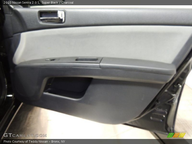 Super Black / Charcoal 2010 Nissan Sentra 2.0 S