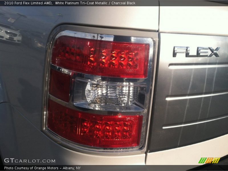 White Platinum Tri-Coat Metallic / Charcoal Black 2010 Ford Flex Limited AWD