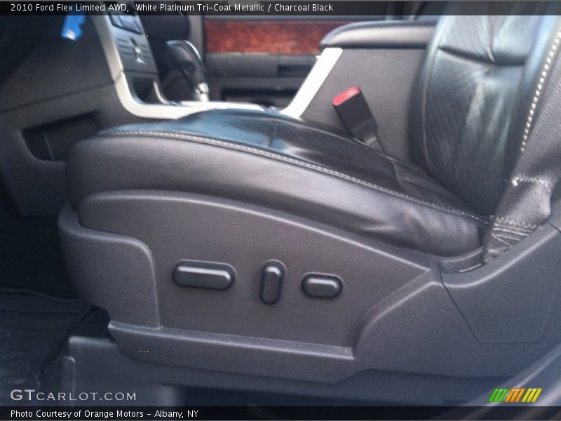 White Platinum Tri-Coat Metallic / Charcoal Black 2010 Ford Flex Limited AWD