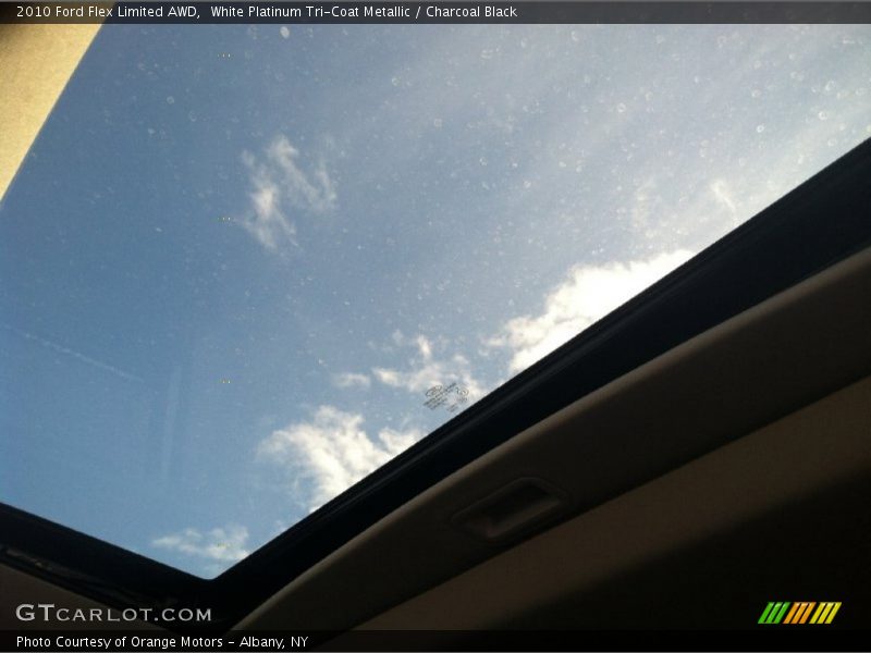 White Platinum Tri-Coat Metallic / Charcoal Black 2010 Ford Flex Limited AWD