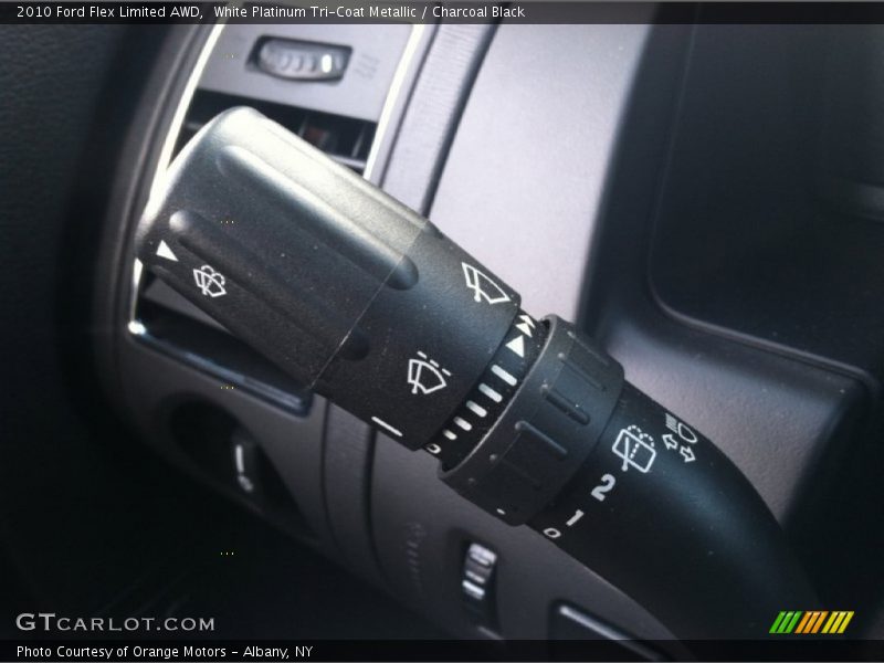 White Platinum Tri-Coat Metallic / Charcoal Black 2010 Ford Flex Limited AWD