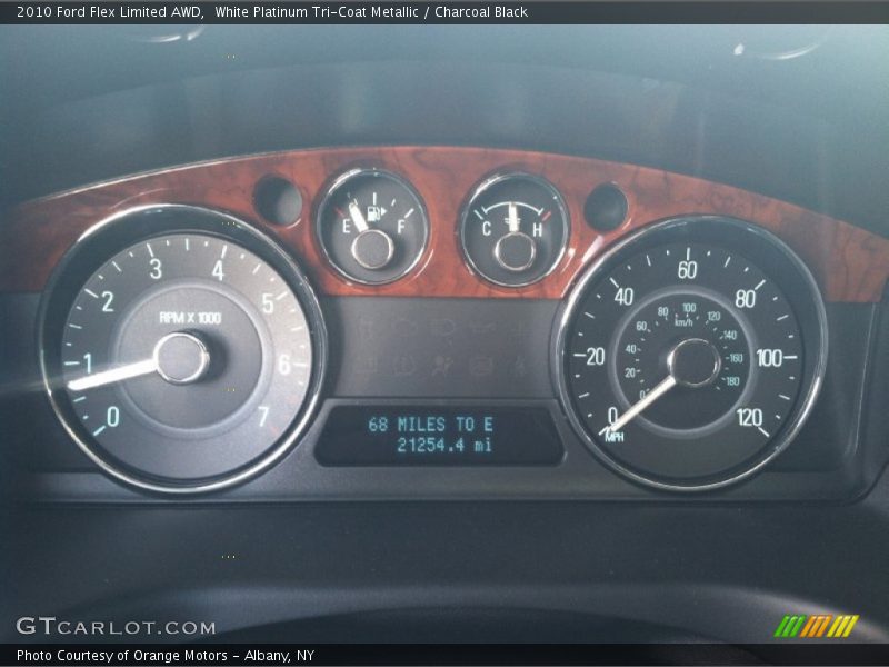 White Platinum Tri-Coat Metallic / Charcoal Black 2010 Ford Flex Limited AWD