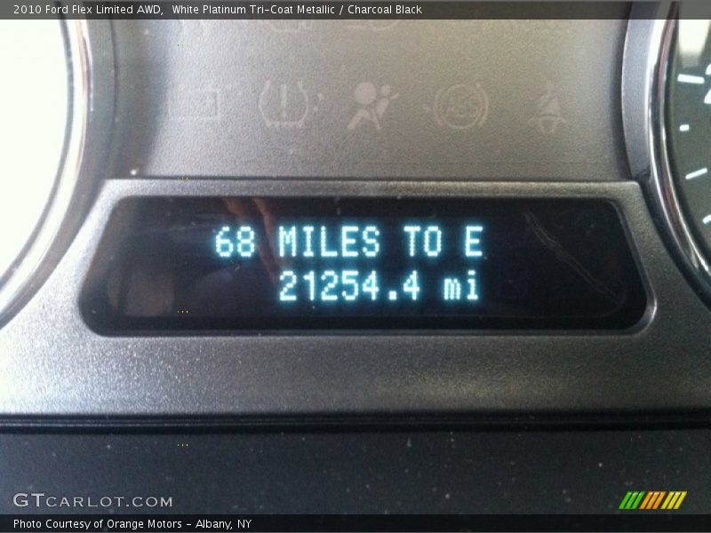 White Platinum Tri-Coat Metallic / Charcoal Black 2010 Ford Flex Limited AWD