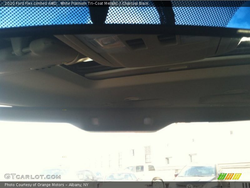 White Platinum Tri-Coat Metallic / Charcoal Black 2010 Ford Flex Limited AWD
