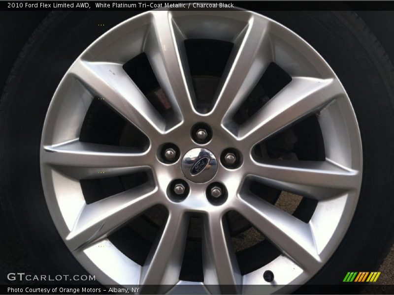 White Platinum Tri-Coat Metallic / Charcoal Black 2010 Ford Flex Limited AWD