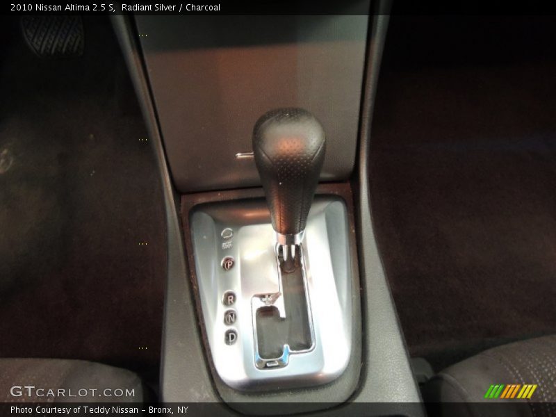 Radiant Silver / Charcoal 2010 Nissan Altima 2.5 S