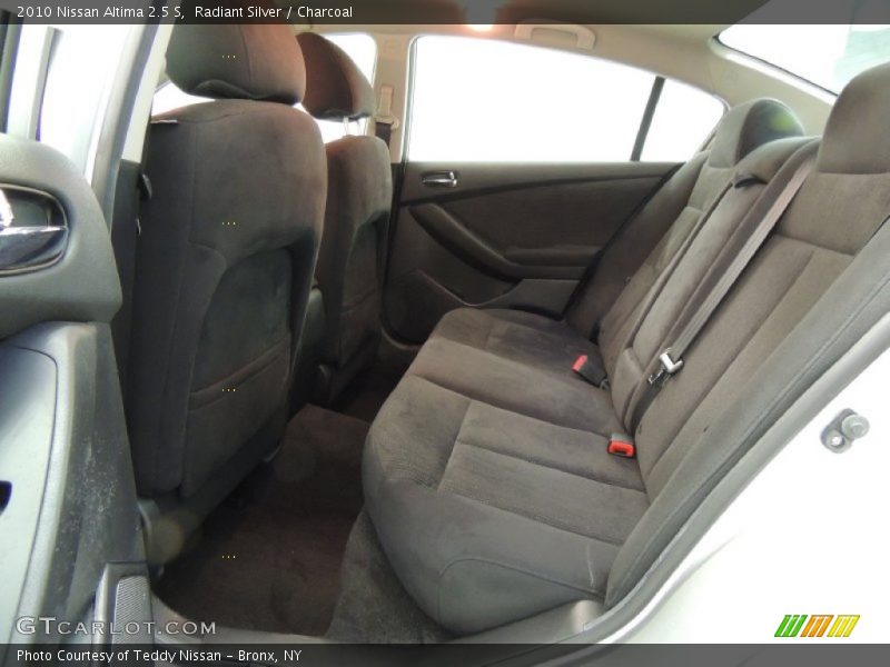 Radiant Silver / Charcoal 2010 Nissan Altima 2.5 S