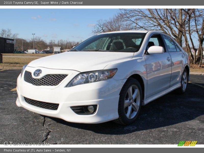 Super White / Dark Charcoal 2010 Toyota Camry SE