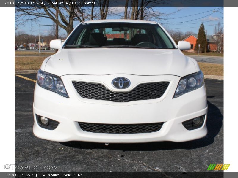 Super White / Dark Charcoal 2010 Toyota Camry SE