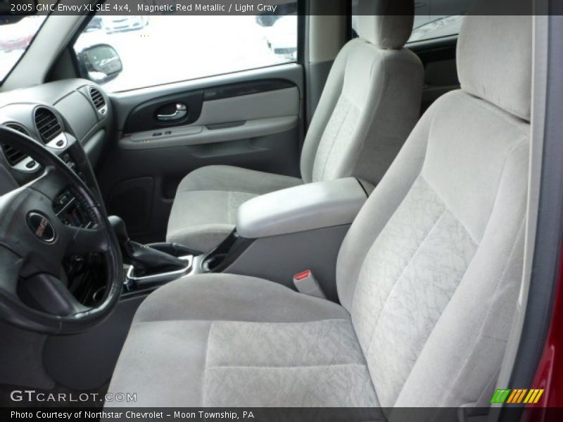 Front Seat of 2005 Envoy XL SLE 4x4