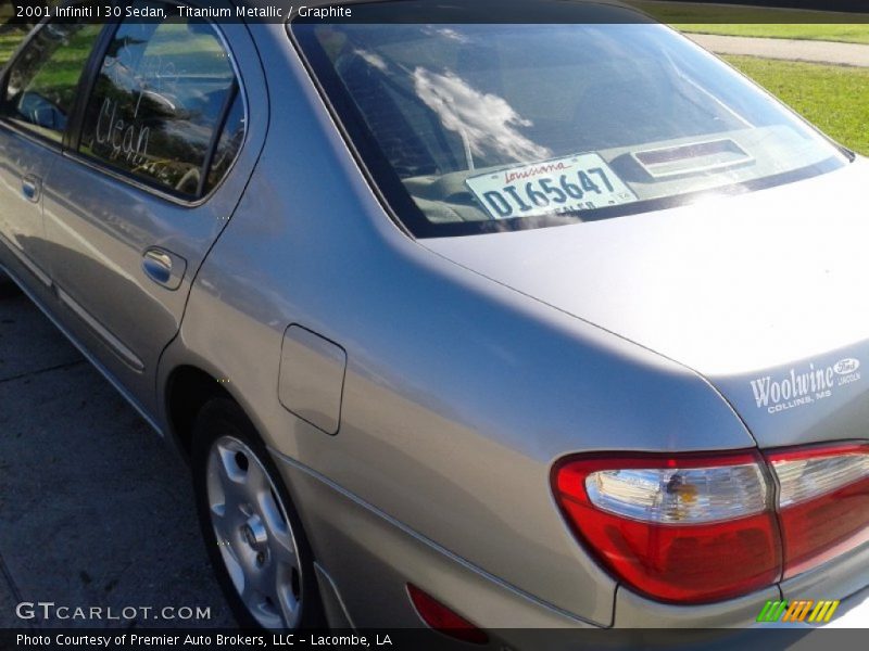 Titanium Metallic / Graphite 2001 Infiniti I 30 Sedan