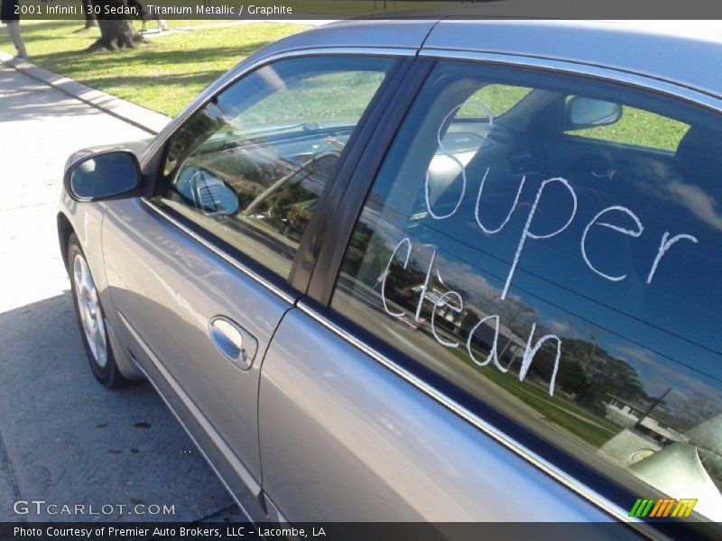 Titanium Metallic / Graphite 2001 Infiniti I 30 Sedan