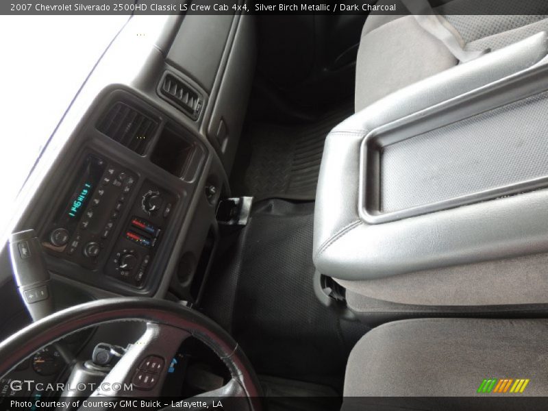 Silver Birch Metallic / Dark Charcoal 2007 Chevrolet Silverado 2500HD Classic LS Crew Cab 4x4