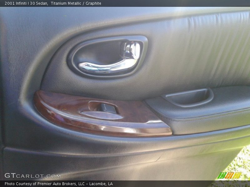 Titanium Metallic / Graphite 2001 Infiniti I 30 Sedan