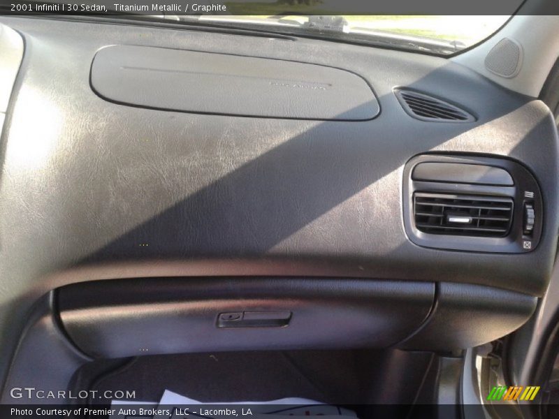 Titanium Metallic / Graphite 2001 Infiniti I 30 Sedan