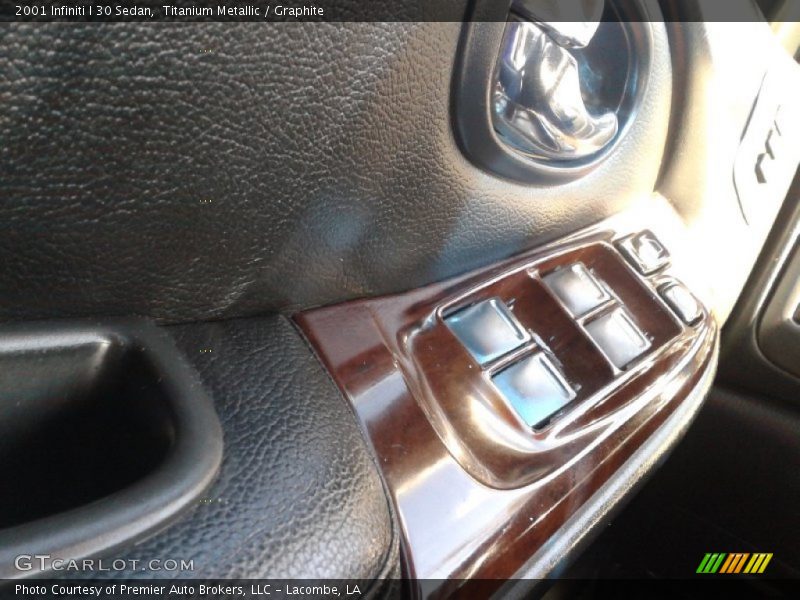 Titanium Metallic / Graphite 2001 Infiniti I 30 Sedan
