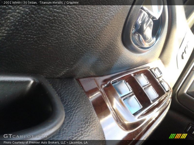 Titanium Metallic / Graphite 2001 Infiniti I 30 Sedan